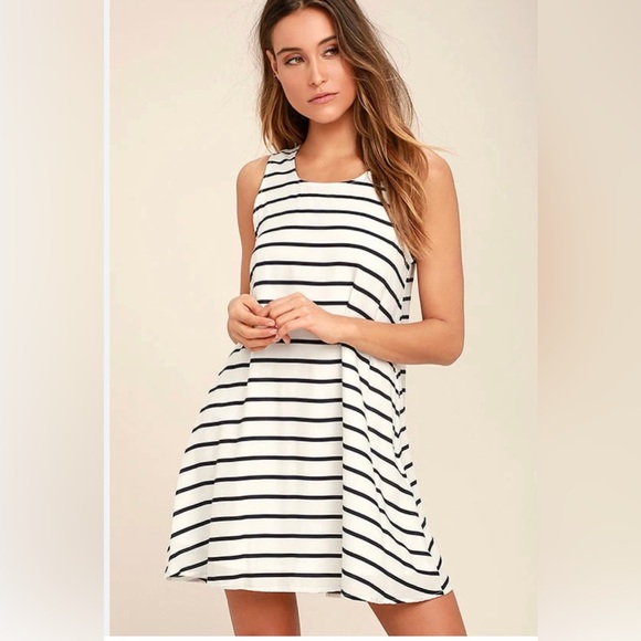 BB Dakota Shaye Navy white/navy Striped Sheath Dress Size M flirty, feminine, - Picture 1 of 7
